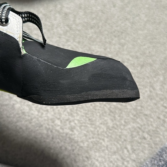 New, unworn Tenaya Mundaka climbing shoe with original packaging main image 5